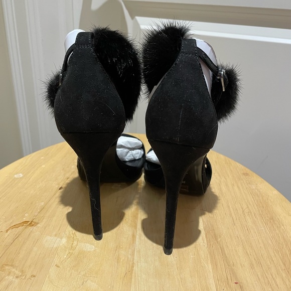 New in box Charles and Keith pink strap heels - Picture 3 of 7